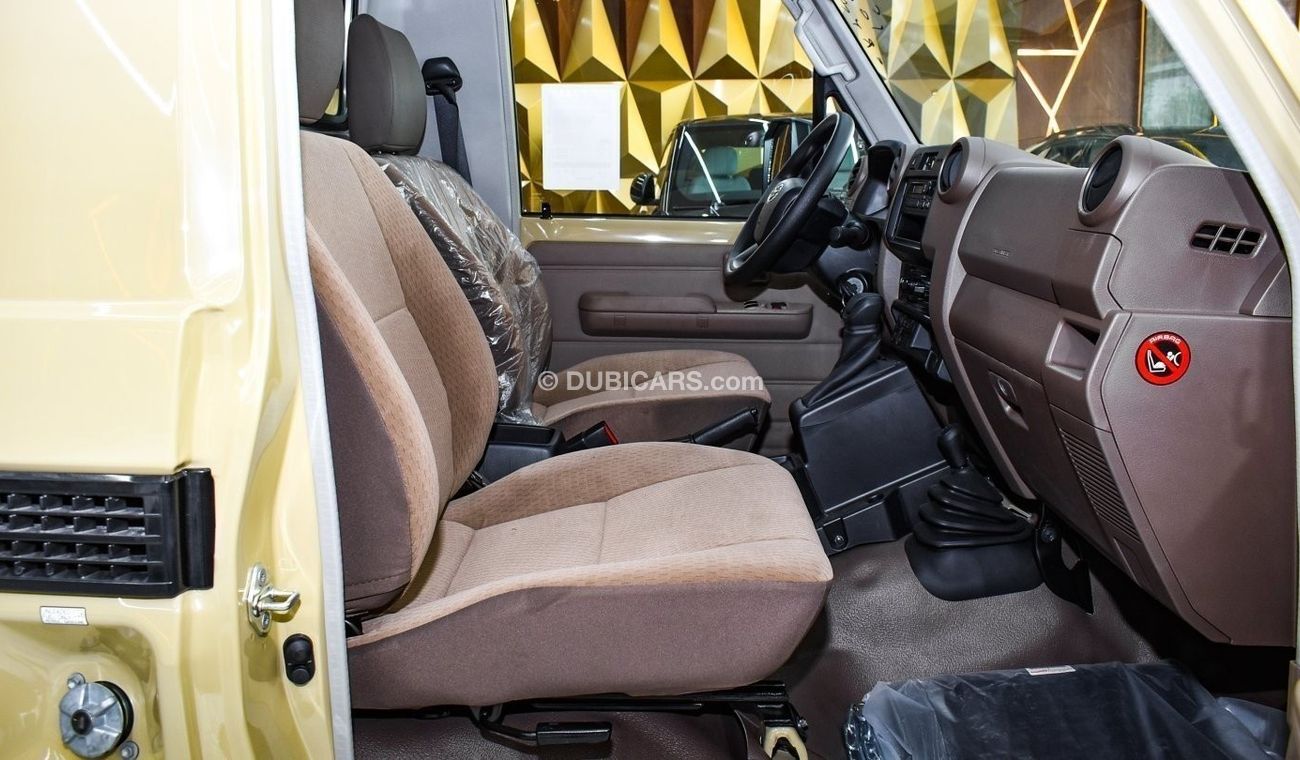 Toyota Land Cruiser Pick Up LAND CRUISER PETROL SINGLE CABIN 4.0L V6 2024