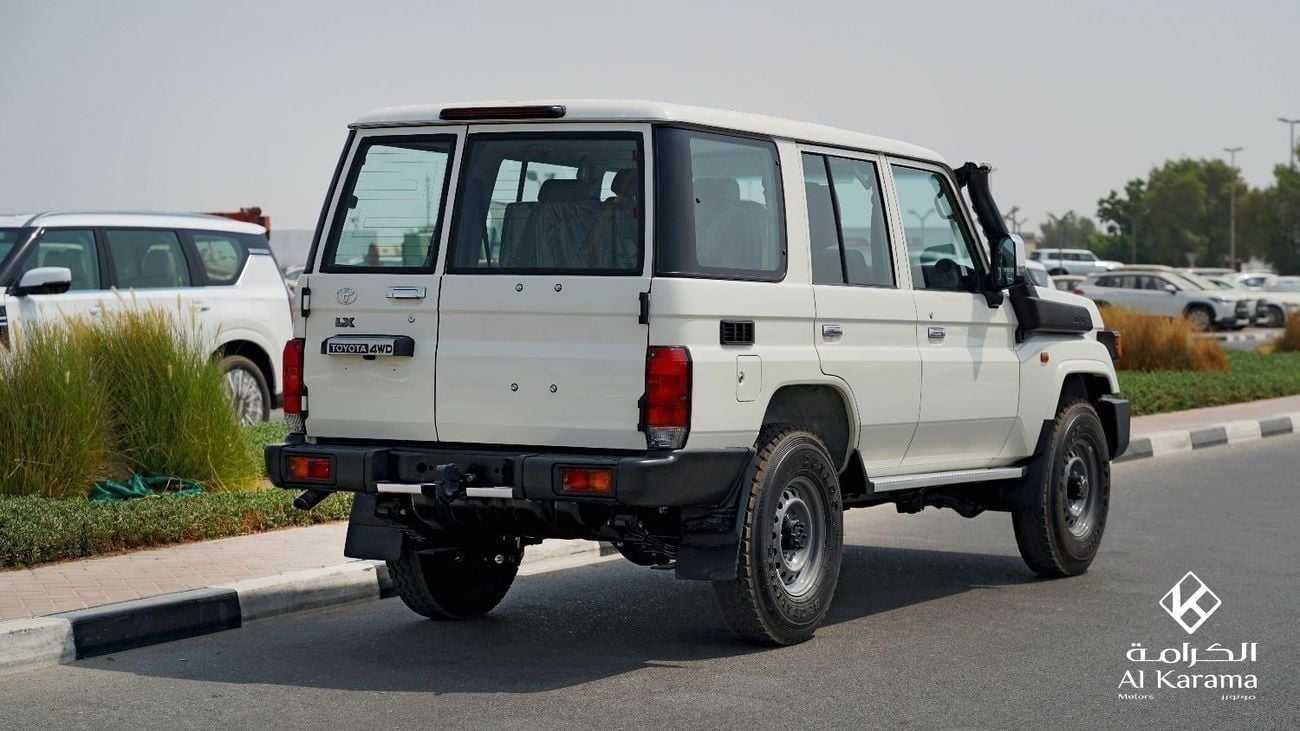 Toyota Land Cruiser 70 LC76 | 2.8L | 4WD Manual Transmission | GCC Specs | Rear Camera | Power Mirror