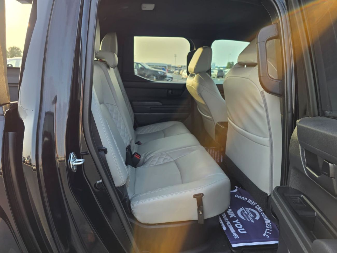 تويوتا تاكوما 2024 Model 2.4L normal engine ,Push button , leather seats and low mileage