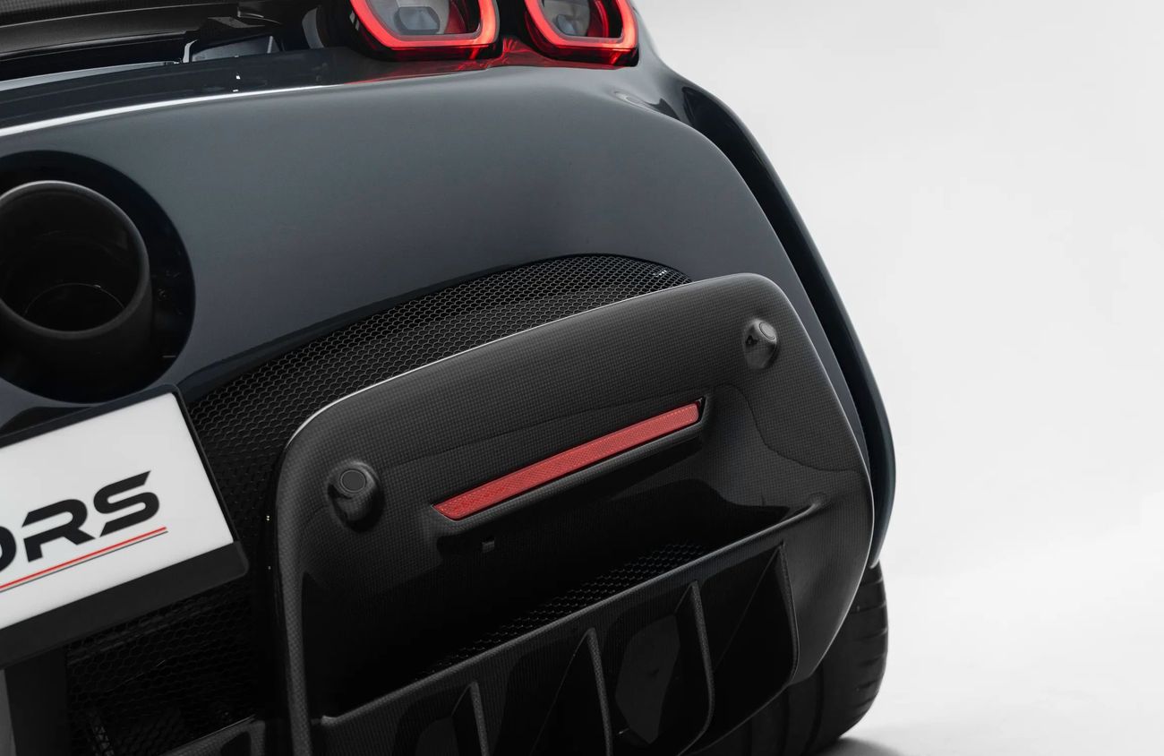 فيراري SF90 ستراديل 4.0L V8 Twin-Turbocharged Engine + eMotor