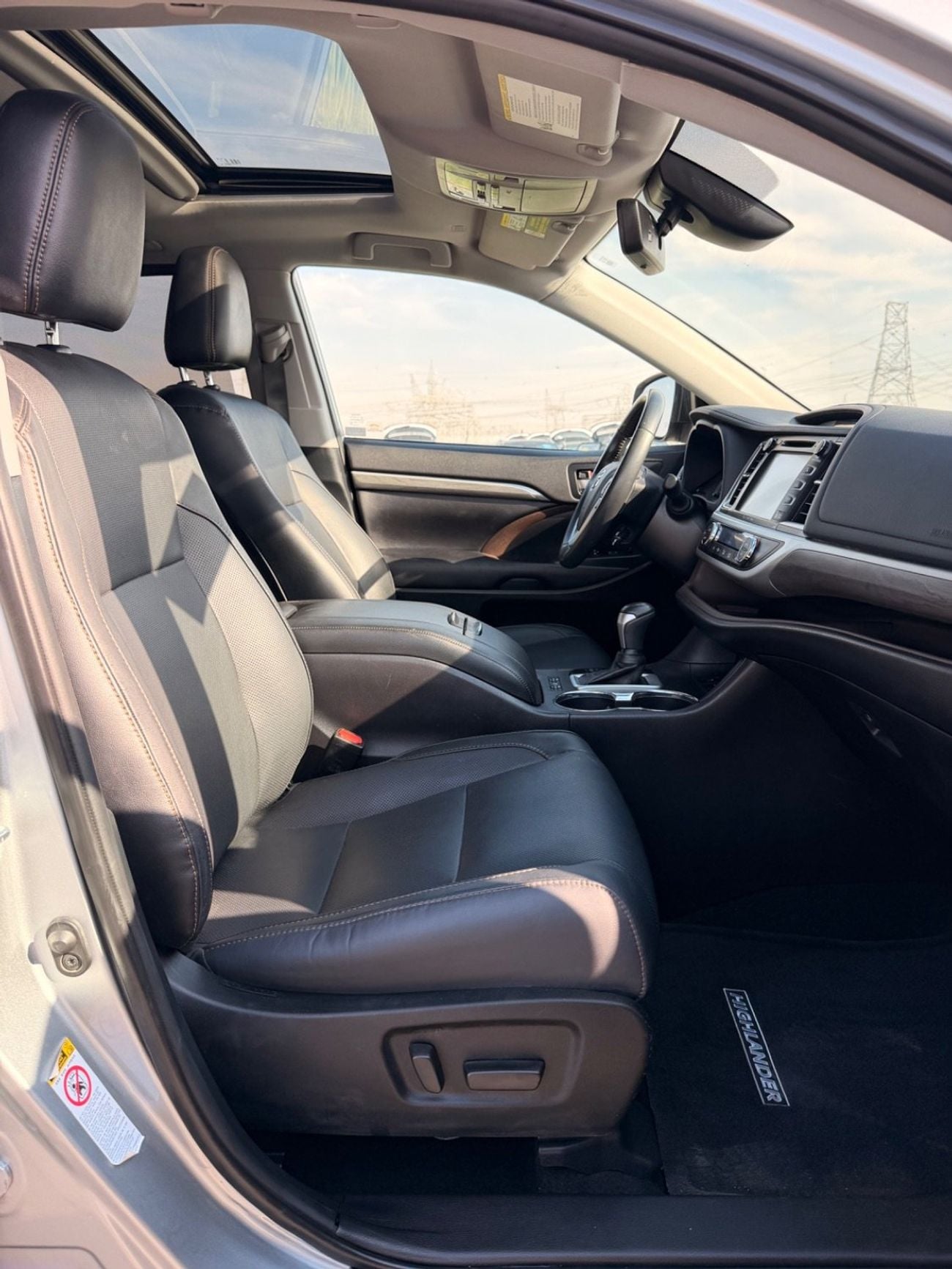 تويوتا هايلاندر Limited 3.6L // 2019 full option// sunroof, leather seats