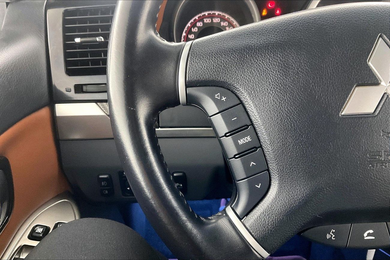 ميتسوبيشي باجيرو Signature Edition | شامل الضمان | 0 ﺪﻔﻋﺓ ﺃﻮﻟﻯ