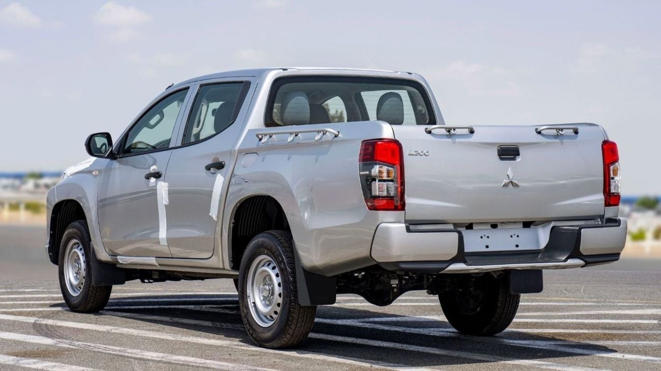 Mitsubishi L200 (LHD) MITSUBISHI L200 DC GL 2.5D MT 4WD MY2023 - SILVER