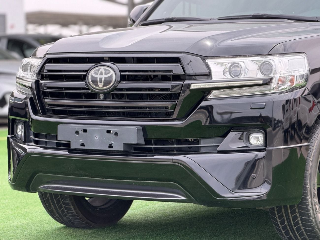 تويوتا لاند كروزر VXR+ 5.7L