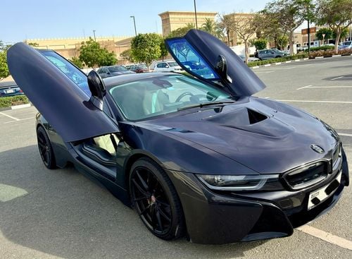بي أم دبليو i8