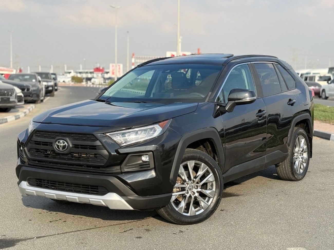 Used Toyota RAV4 XLE premium 2021 for sale in Dubai - 822636