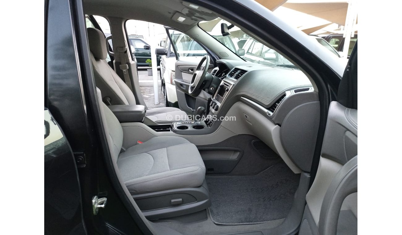 GMC Acadia 2015 model, gulf specifications, leather, cruise control, front sensors, wheels, in excellent condit