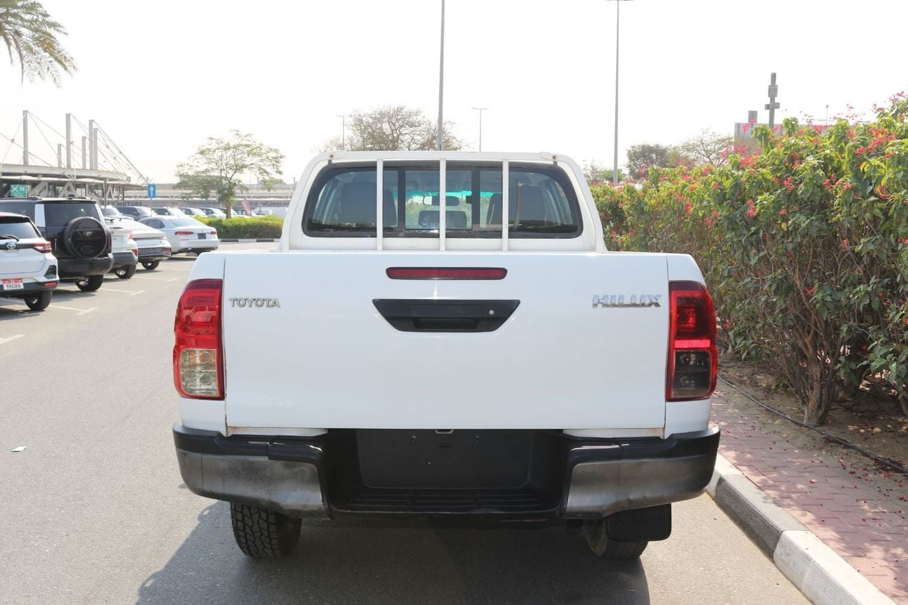 Toyota Hilux DL GL 2 2.4L 4WD