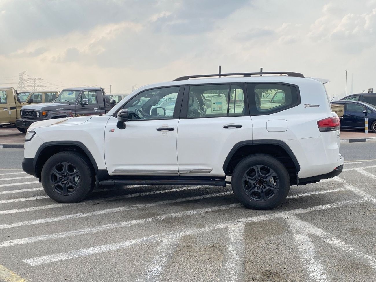 تويوتا لاند كروزر GR-S 3.3L