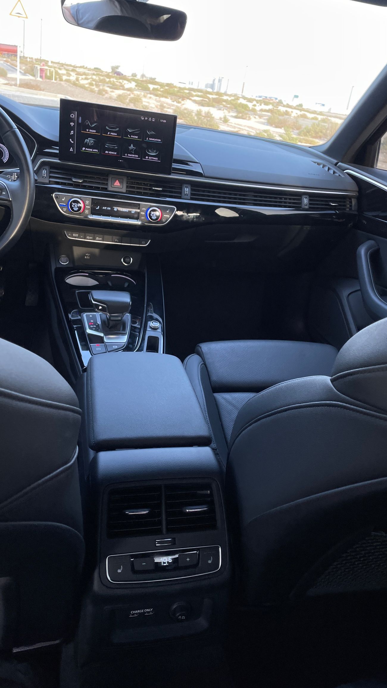 Audi A4 40 TFSI, S-Line, 2.0L Turbo