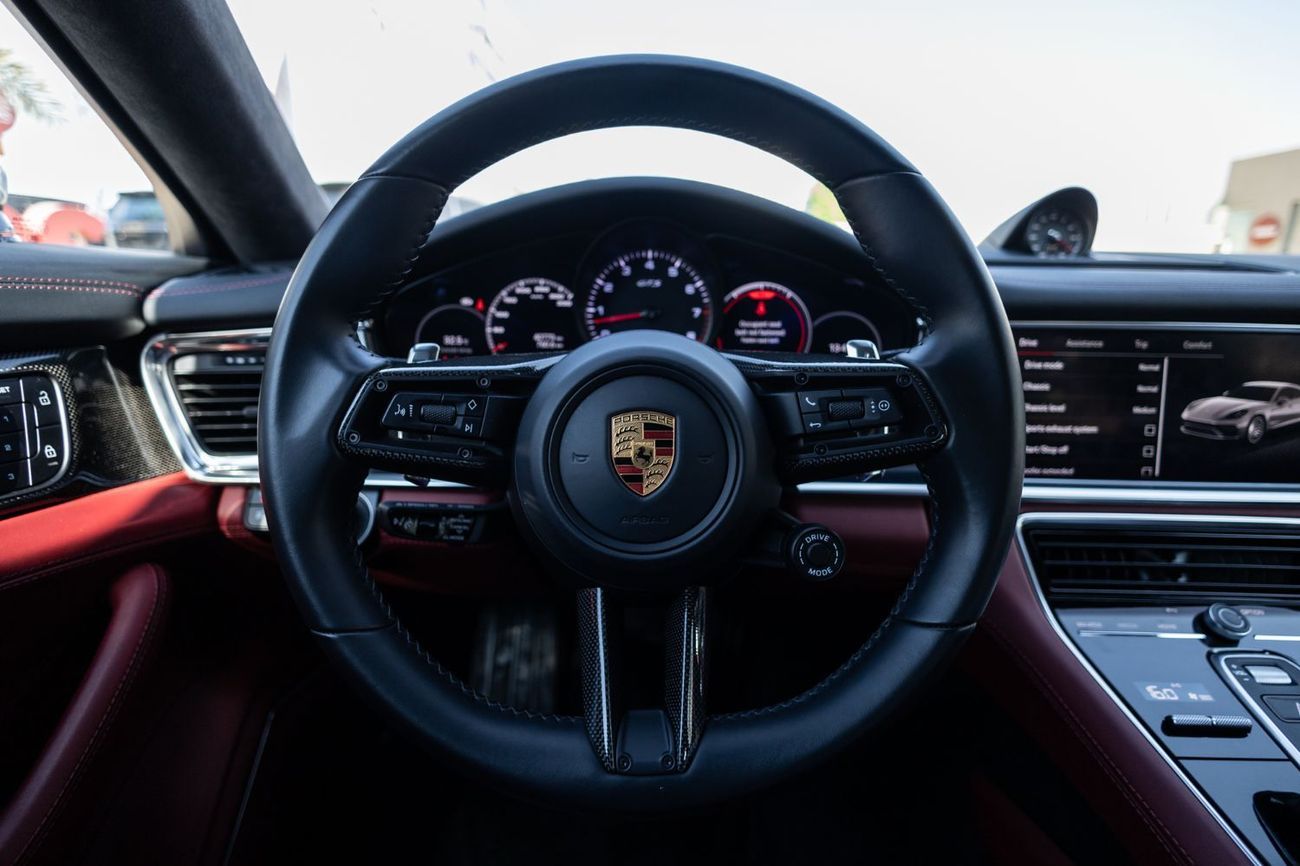 Porsche Panamera GTS 4.0L (454 HP) RWD