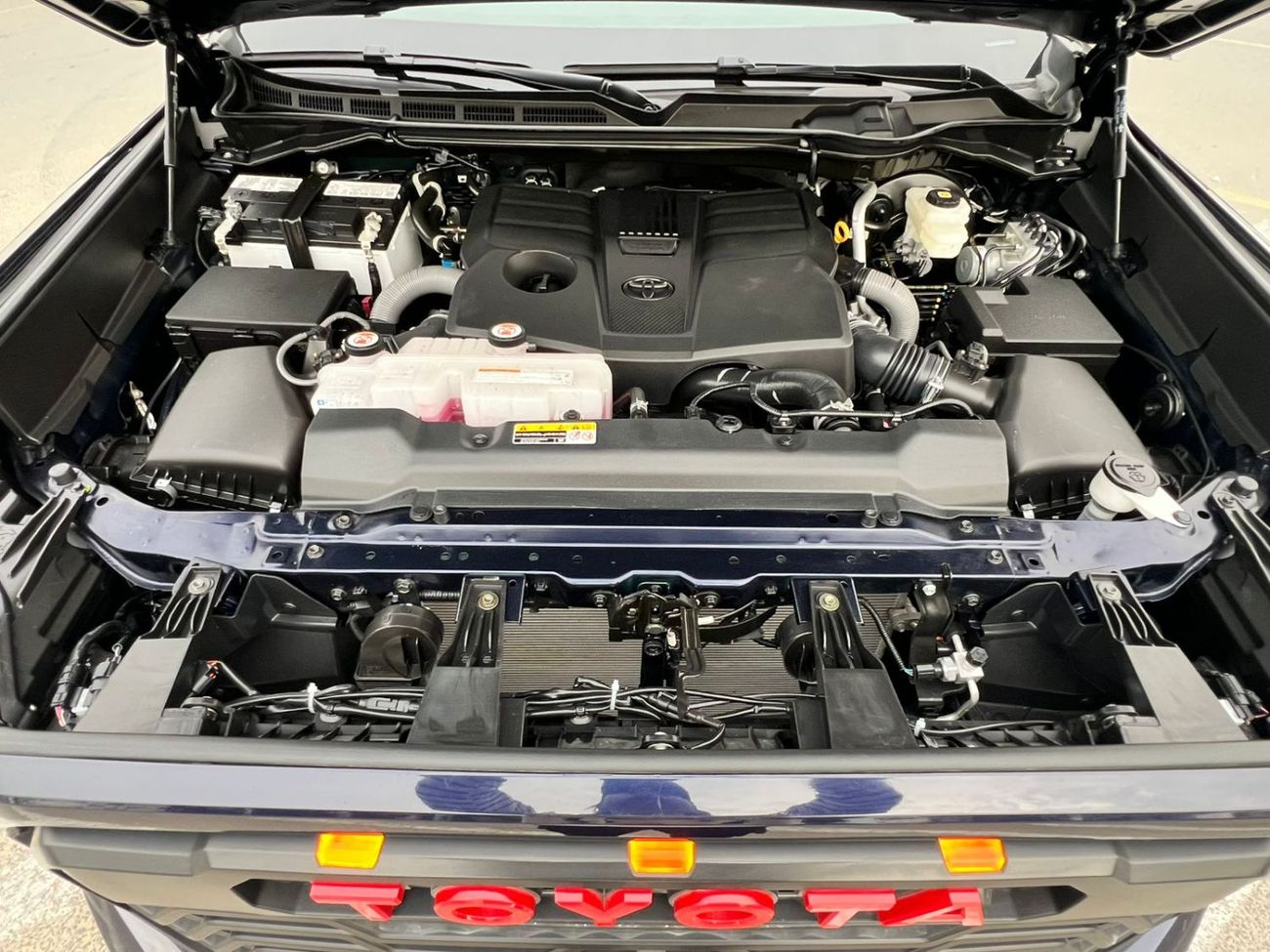 Toyota Tundra 2025 Toyota Tundra TRD Crewmax 3.4L V6 - Full Screen With Radar & Rollbar - 4x4 AWD - Fully Loaded -