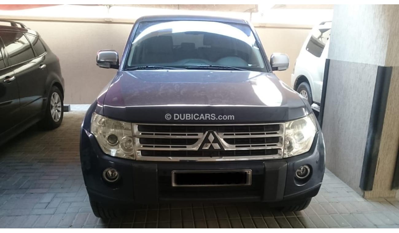 Mitsubishi Pajero very clean lady driven