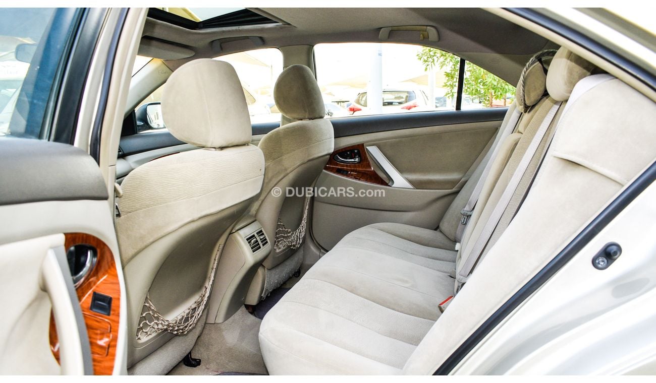 تويوتا أوريون خليجى- بدون حوادث- رقم واحد - بصمة - فتحة - شاشة - كاميرا - مثبت سرعة - رنجات - حساسات -خشب -جناح