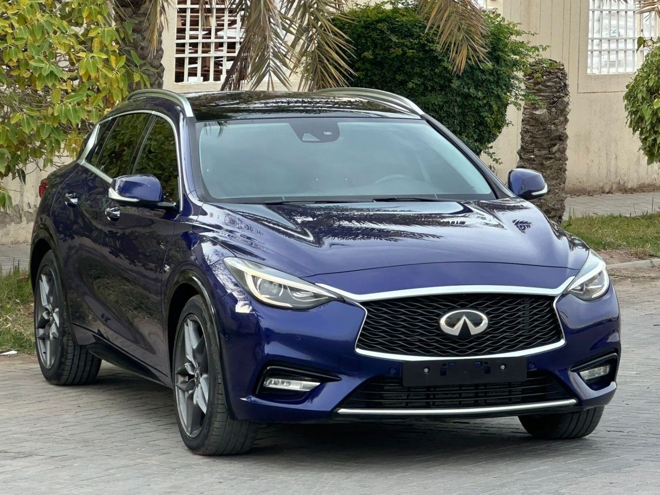 Infiniti Q30 Sport