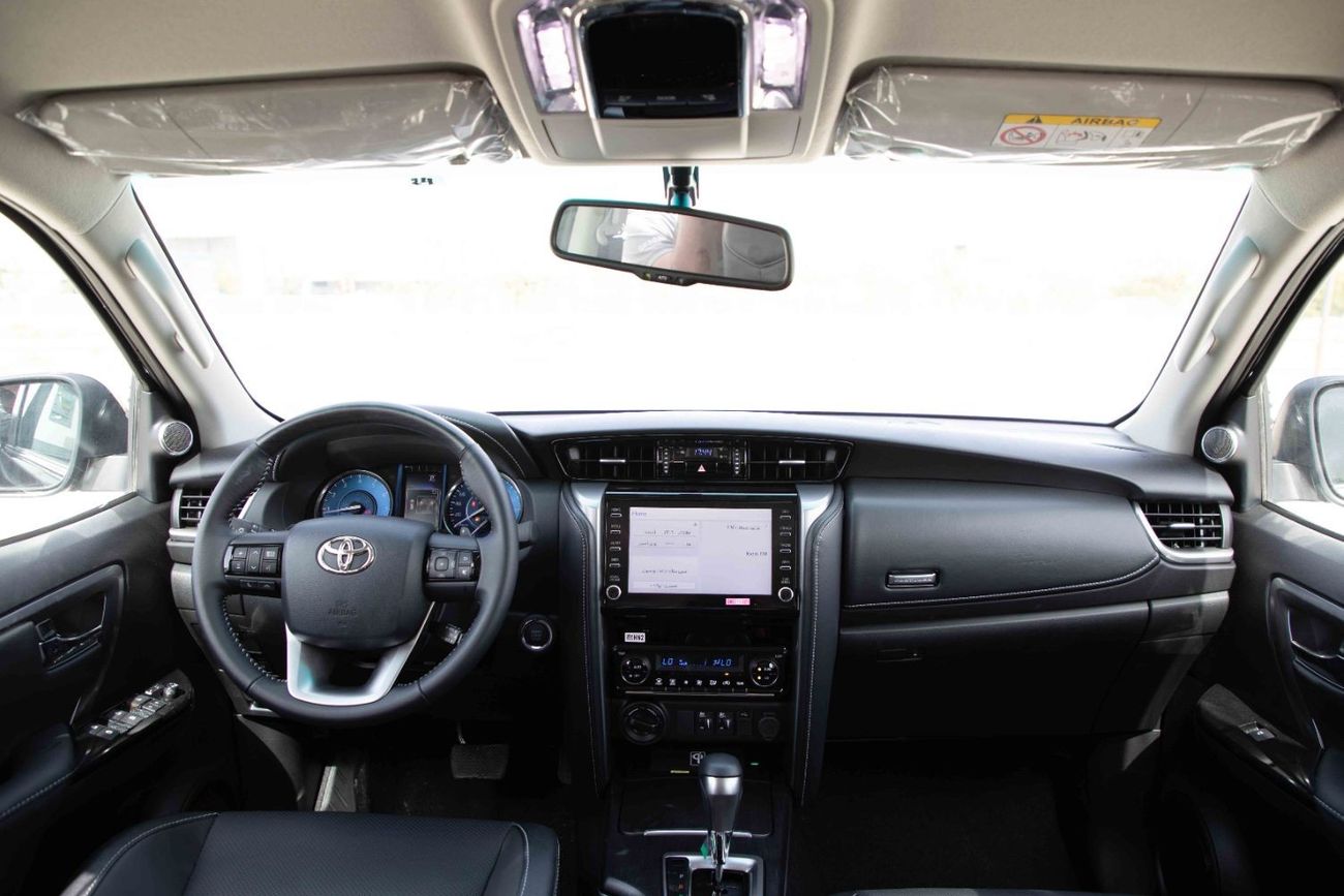Toyota Fortuner 2023 Toyota Fortuner 4.0 Adventure - Phantom Brown inside Black