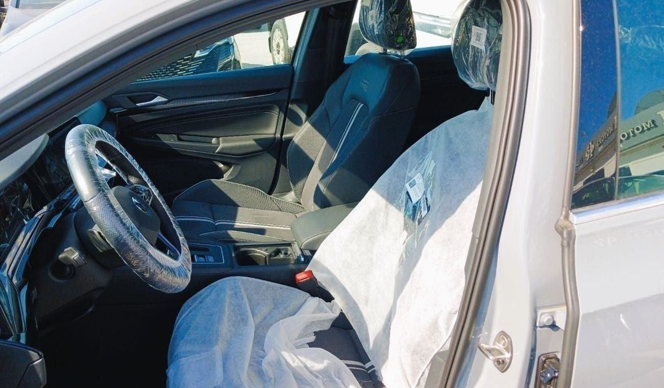 Volkswagen Golf Volkswagen Golf R Line 1.4L TSi Petrol 2024YM | Export Price