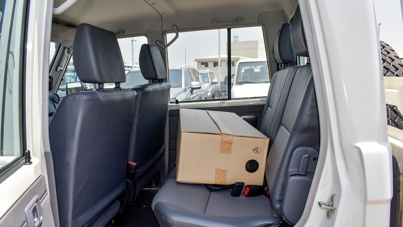 Toyota Land Cruiser Pick Up DC 4.2L V6 YM 2023