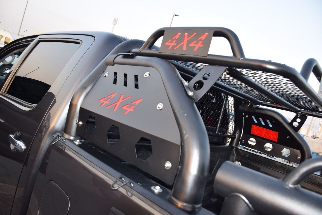 تويوتا هيلوكس DLX 4x4 Diesel 3.0L Right Hand (Export Only)