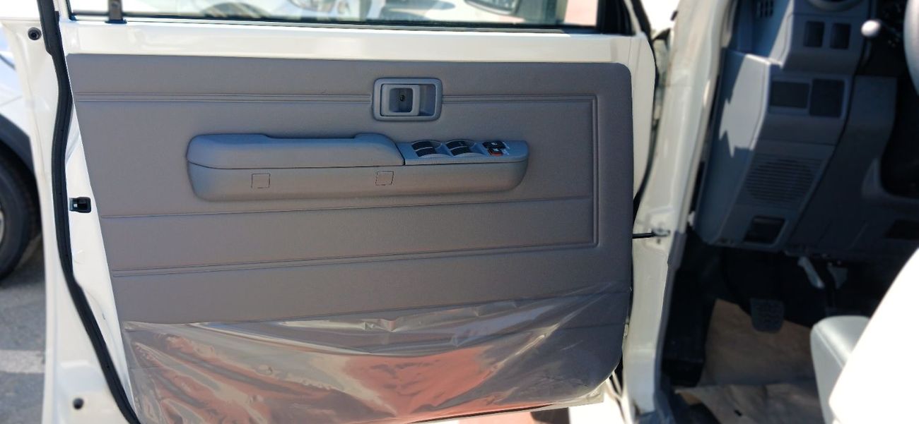 Toyota Land Cruiser Pick Up LC79 4.0L Petrol MT Double Cabin Pickup 2025YM