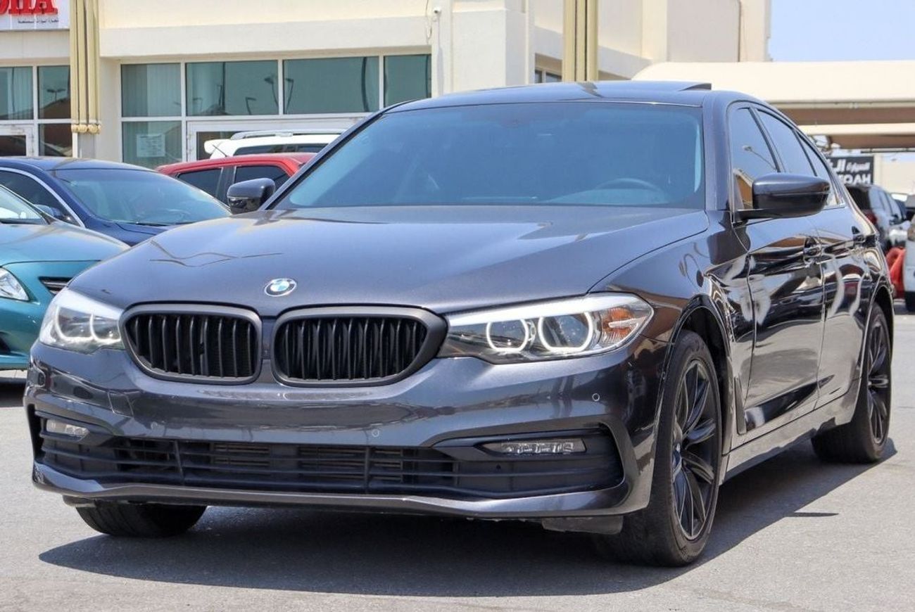 بي أم دبليو 520i Std 2.0L BMW 520i Black Edition/ GCC / 2020 / First Owner original Paint