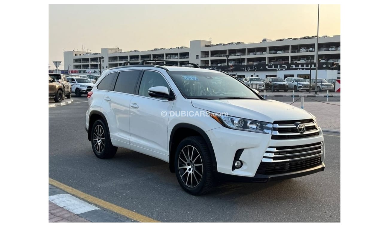 تويوتا هايلاندر 2017 SE EDITION SUNROOF 4x4 CANADA IMPORTED