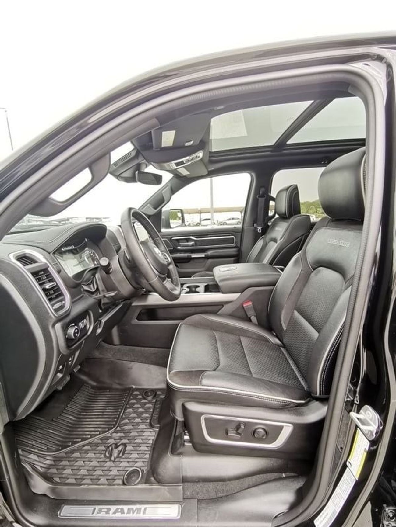 RAM 1500 Dodge RAM Laramie ( Diesel ) - 2022 - Black