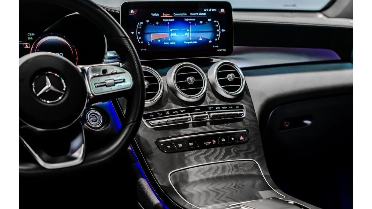 Mercedes-Benz GLC 200 Premium 2022 Mercedes GLC 200 4-Matic, Gargash Warranty, Low KMs, GCC