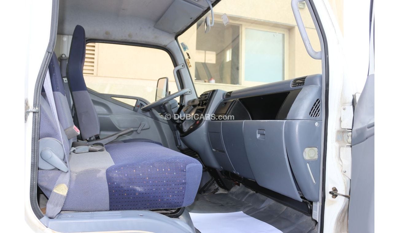 ميتسوبيشي فوسو كانتير ميتسوبيشي بيك اب مع مولد كهرباء 2007 ماشيه فقط 8000 كيلوا