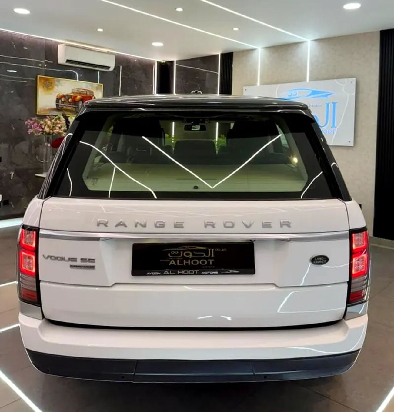 Land Rover Range Rover VOGUE SE SUPERCHARGED VOGUE V8 || GCC II FULLY LOADED || AMAZING || VERY NEAT || LOW MILEAGE