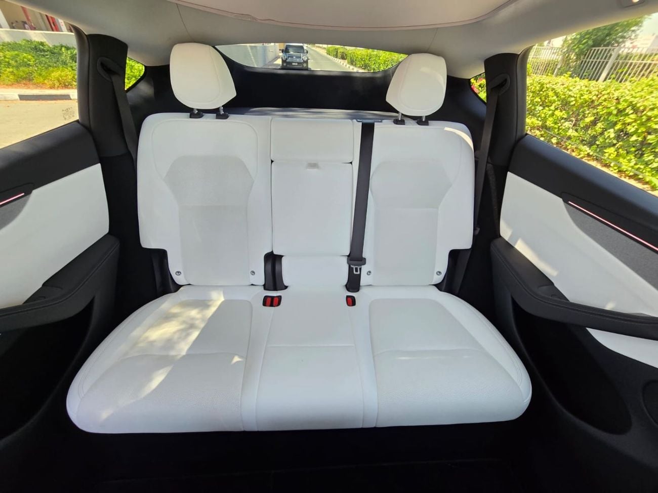 Tesla Model Y LONG RANGE AWD 2025 GCC LOW MILEAGE WITH 8 YEARS TESLA DUBAI AGENCY WARRANTY IN MINT CONDITION
