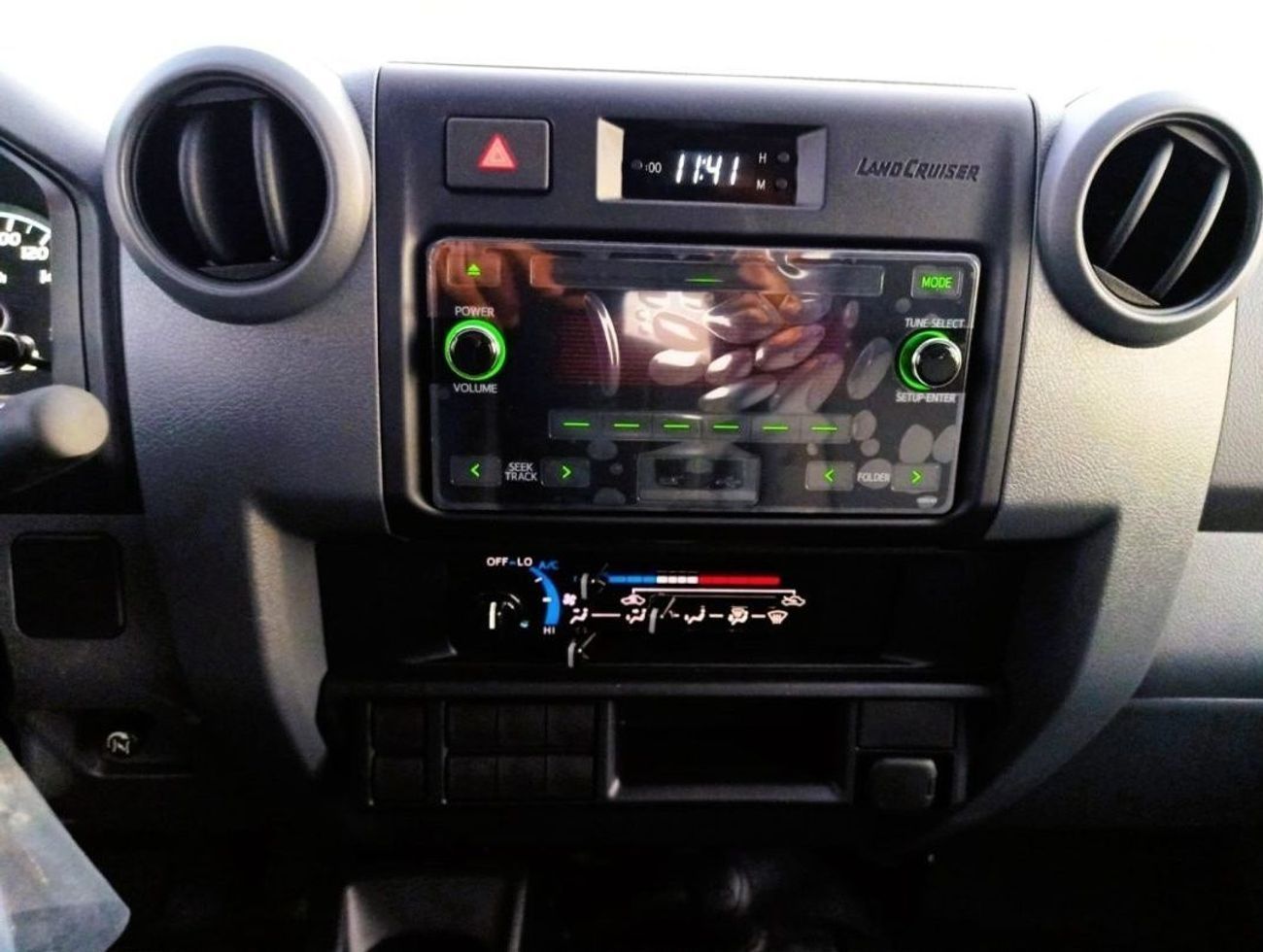 Toyota Land Cruiser Pick Up pickup Double cabin Diesel  4.2L 6V M/T 4*4 basic 2025 With No Restrictions