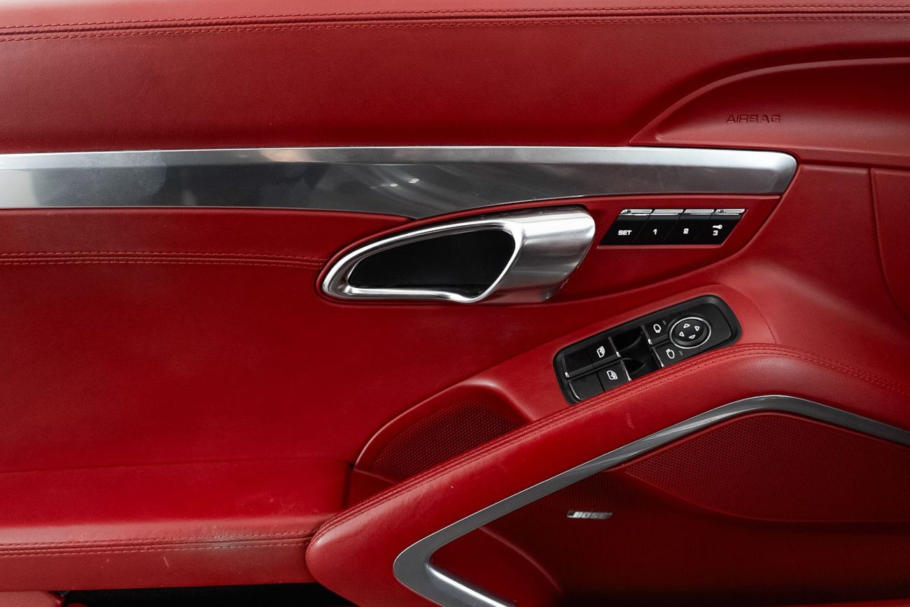 Porsche 911 Carrera S 3.8L (385 HP) Coupe