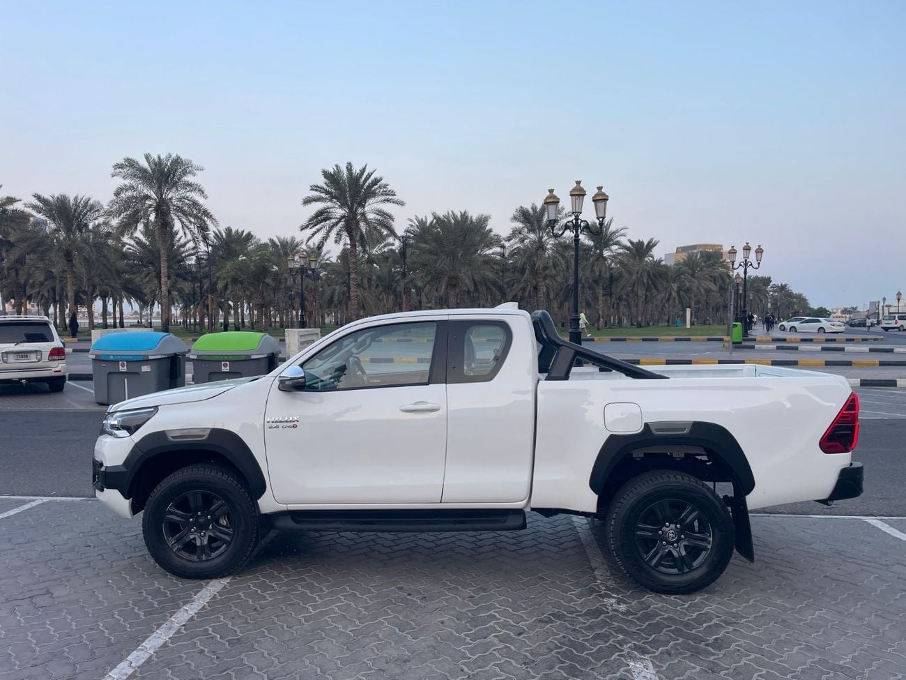 تويوتا هيلوكس GLX Toyota Hilux SR Sport smart cab (Australia) Engine: 2.8 L Turbo Diesel 4x4  (Export from Austral