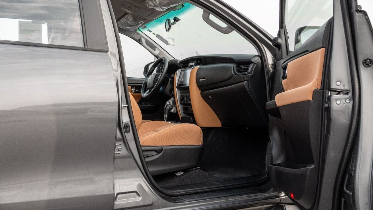 تويوتا فورتونر EXR 2026 Totota Fortuner GX 2.7L AT Petrol (Gray-Tan) RWD