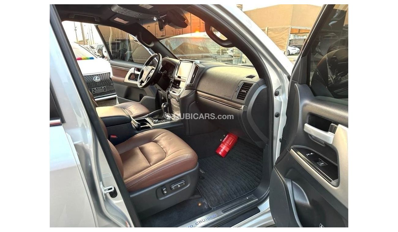 Toyota Land Cruiser VXR