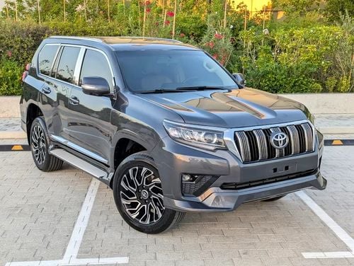 Toyota Prado TX-L Facelifted With Interior And Exterior TXL GCC Specs In excellent Condition