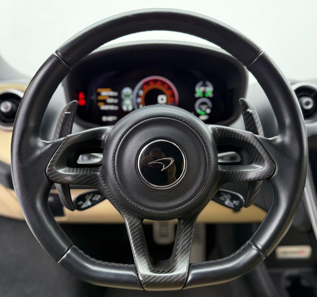 مكلارين 570S 2017 Mclaren 570 S, Full Service History, Very Low Km, Excellent Condition, GCC