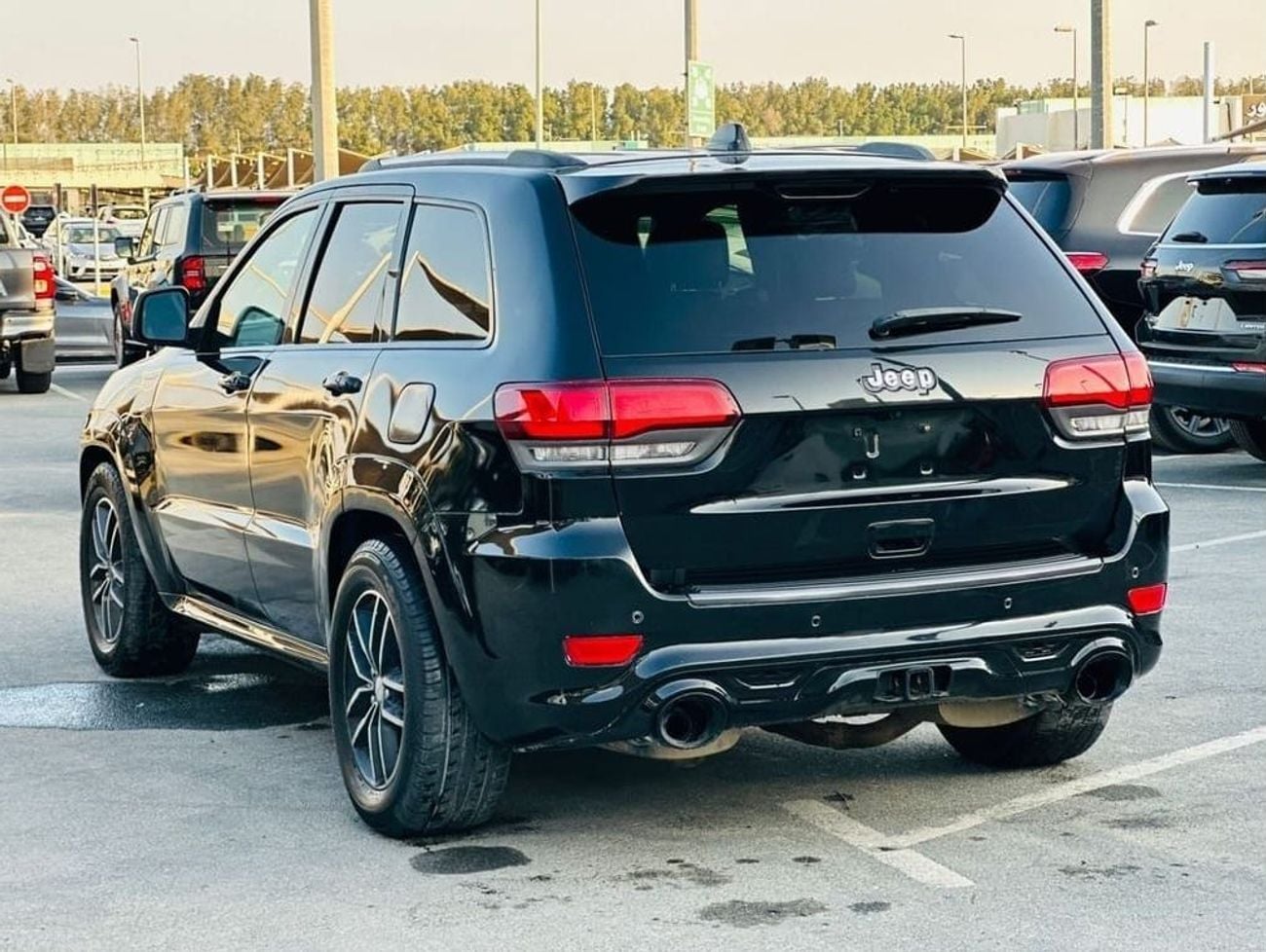 جيب جراند شيروكي Limited 5.7L (350 HP)