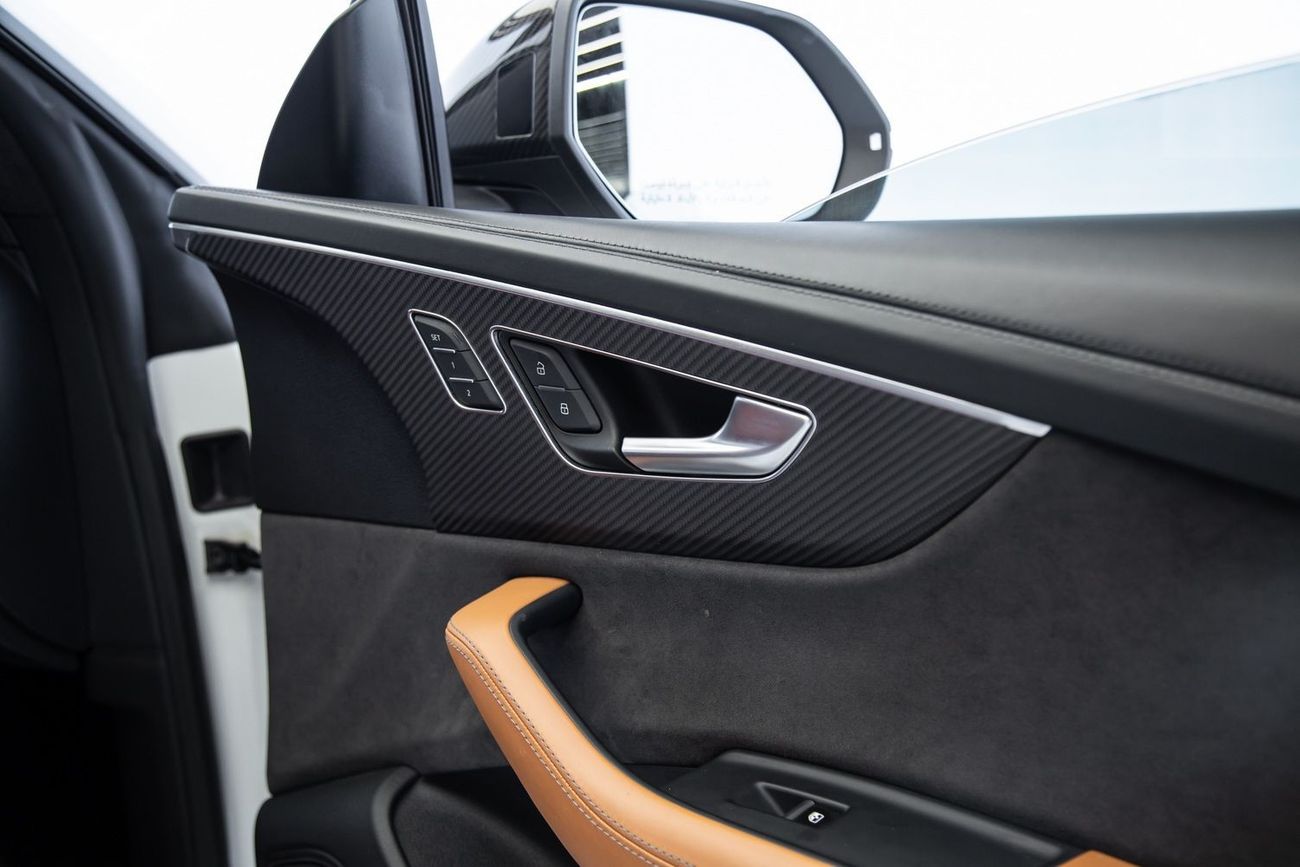 أودي RSQ8 quattro 4.0L