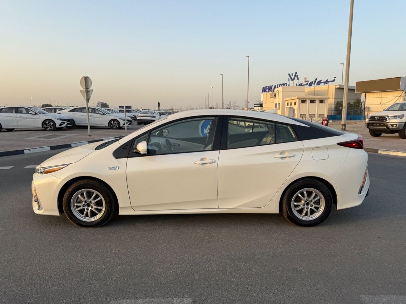 Toyota Prius Iconic 1.8L 2020 PRIME 1.8L PLUGIN HYBRID CANADA SPEC