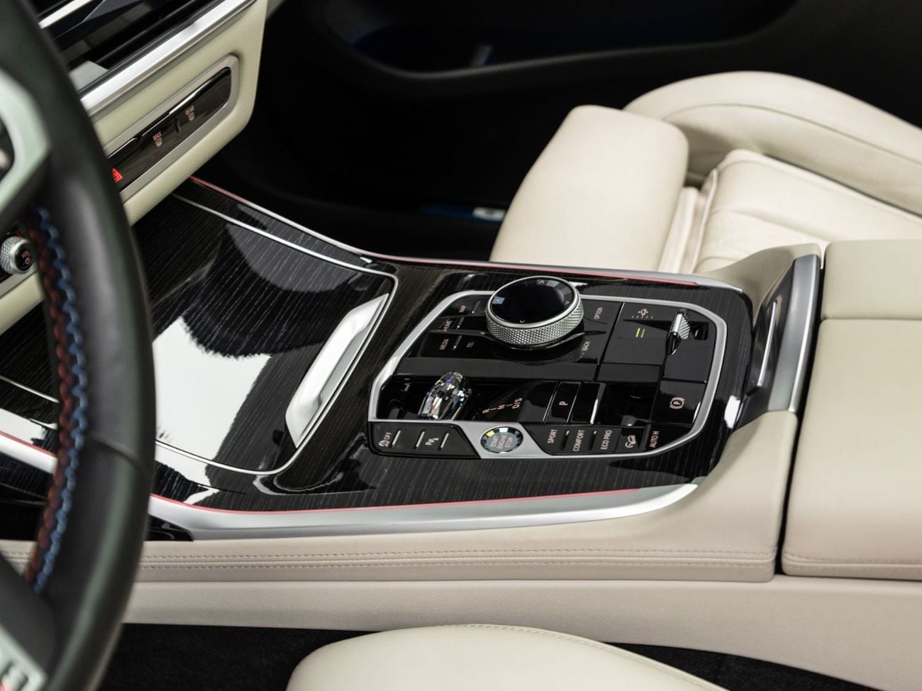 BMW X7 M60i XDRIVE BUY NOW, PAY 2027 | THE BLACKLINE STANDARD | 2030 BMW Warranty + Service, GCC, Low KMs
