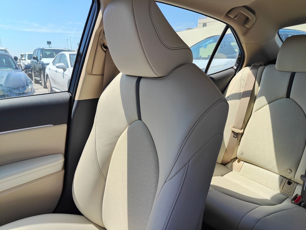 تويوتا كامري GLE-X 2.5L PETROL AUTOMATIC