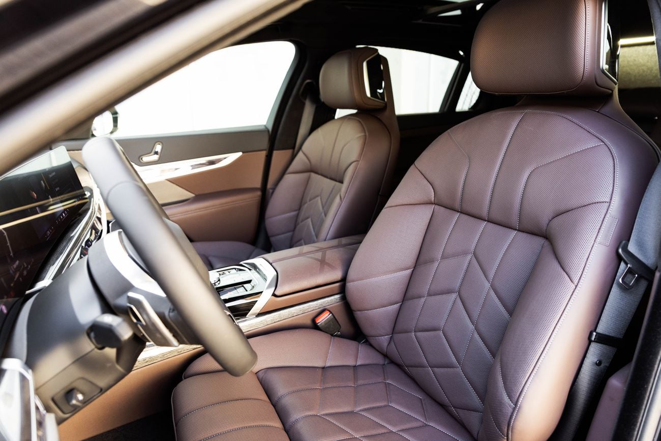 BMW 735i BMW 735i M Sport Individual – 2026 | GCC | 2 YEARS WARRANTY | Only 2,044 KM | AED 399,000