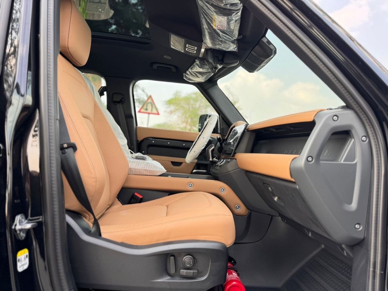 لاند روفر ديفندر  DEFENDER X DAYNAMIC HSE P 400