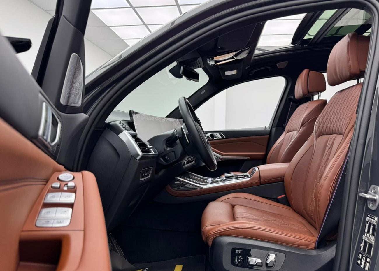 BMW X7 2024 BMW X7 M60i, 2029 BMW Warranty + Service Pack, Very Low Km, 7 Seater, Excellent Condition, GCC