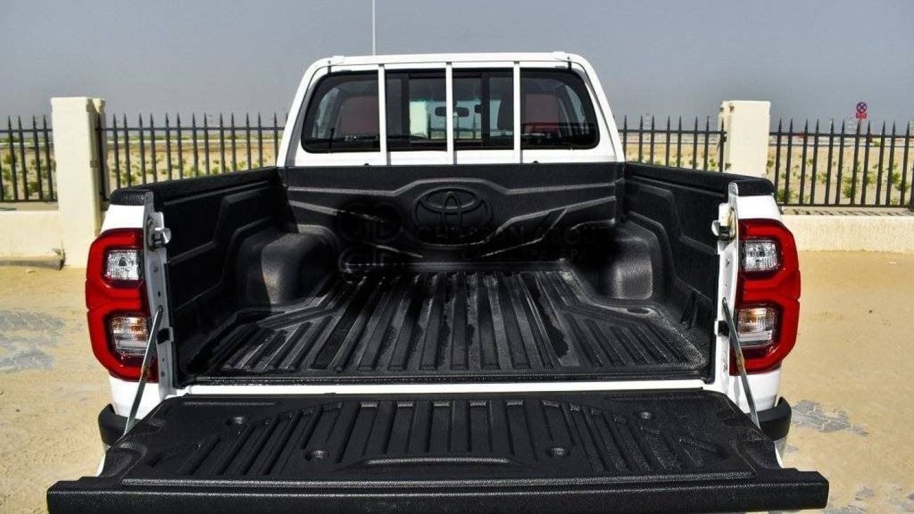Toyota Hilux TOYOTA HILUX DC 2.7L 4X4 PETROL W/REAR CAMERA A/T MY24 2.7L Petrol 2024