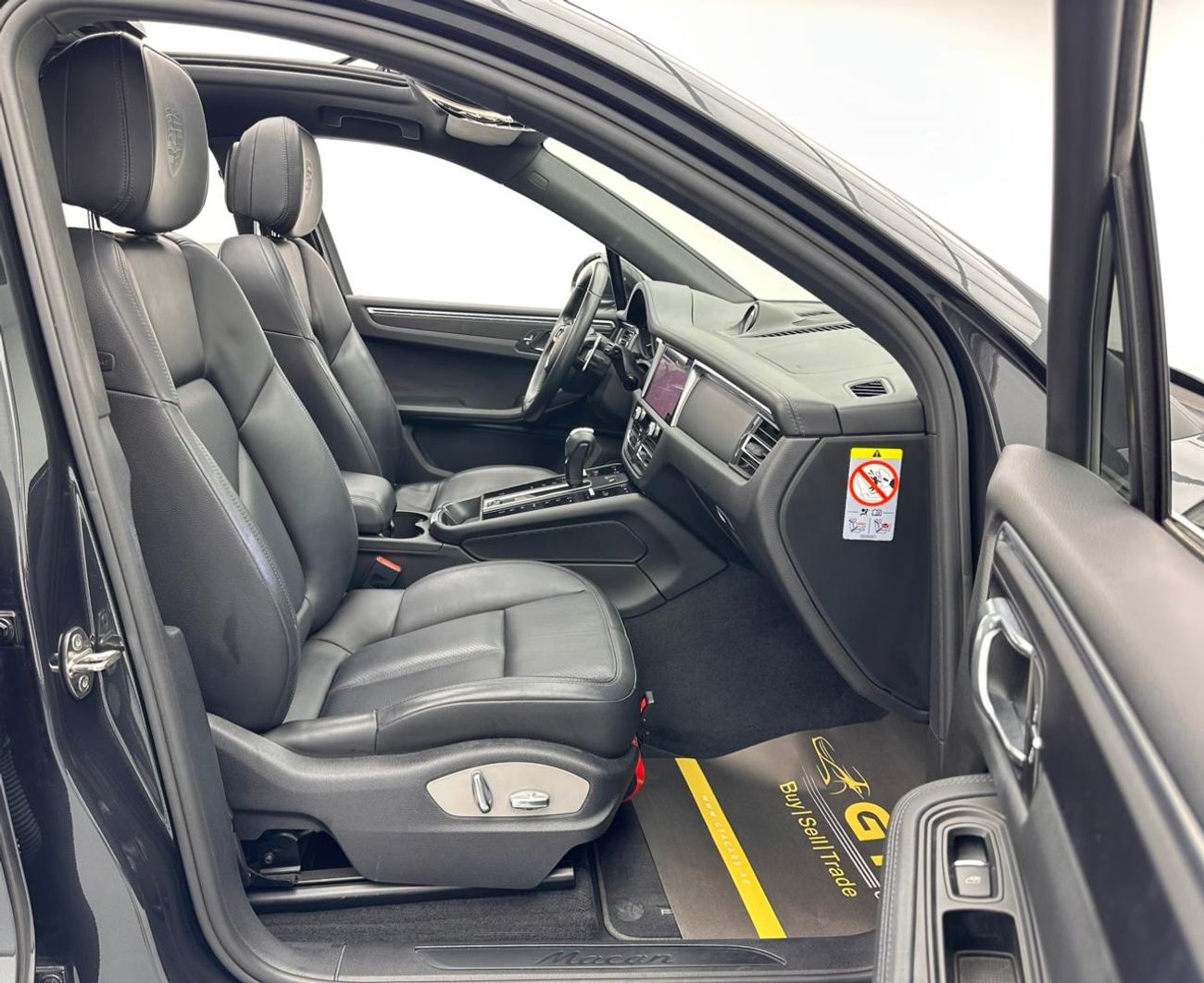 Porsche Macan Std 2.0L (252 HP) 2022 Porsche Macan, 1 Year Warranty Unlimited, Full Service History, Excellent Con