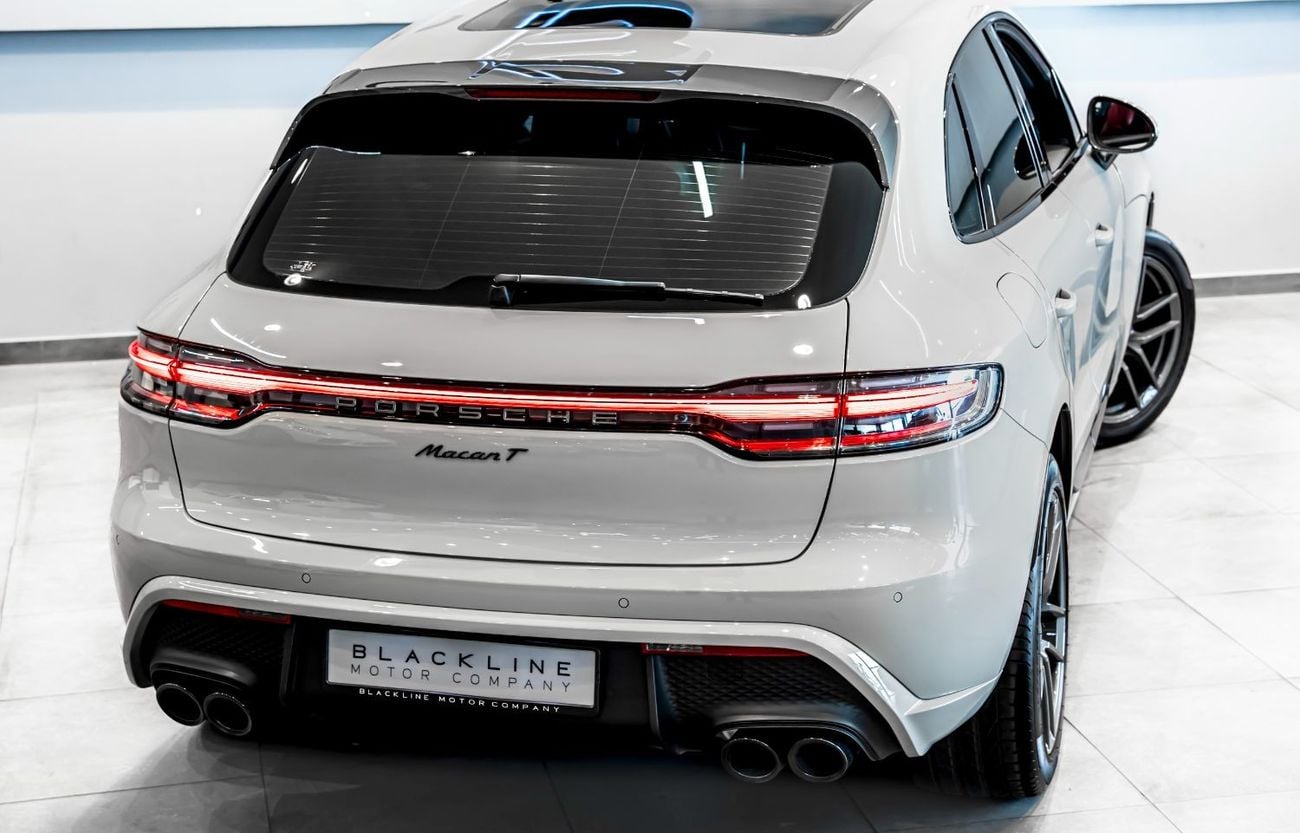 بورش ماكان Base 2.0T 2024 Porsche Macan T, 2026 Porsche Warranty, Full Service History, Low KMs, GCC