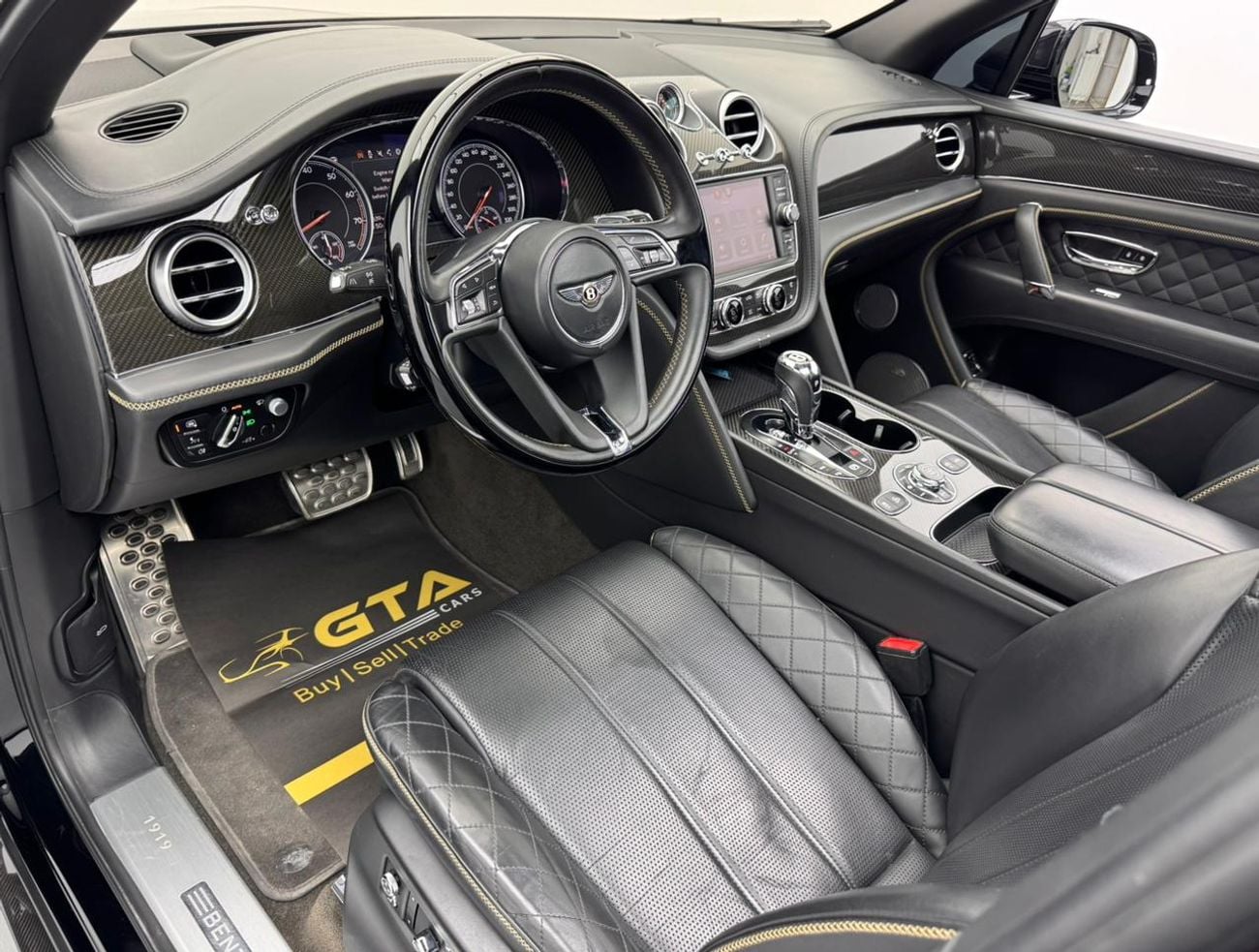 Bentley Bentayga 2020 Bentley Bentayga Signature, Warranty, Full Service History, GCC